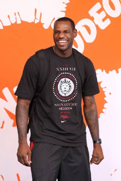 又是你，费兰-托雷斯西甲生涯两次戴帽都是对阵贝蒂斯（费兰-托雷斯西甲两次戴帽，均发生在对阵贝蒂斯时）