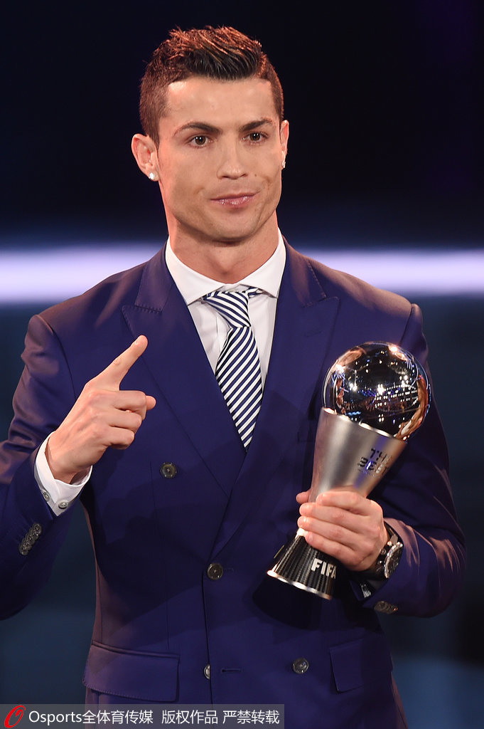 记者：莱比锡已拒绝纽卡对谢什科的报价，希望曼联竞价