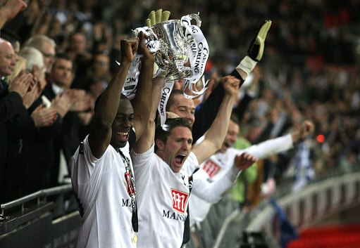 斯洛文尼亚依靠核心发挥晋级（核心发威助斯洛文尼亚晋级）