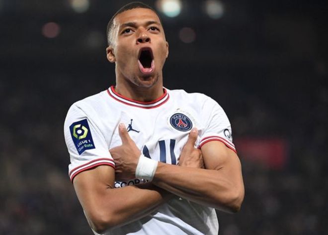 中超：上海海港3-2击败长春亚泰