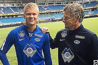 土媒：加拉塔萨雷欲4000万欧引进卢克曼，奥斯梅恩当说客（土媒称加拉塔萨雷拟以4000万欧求购卢克曼，奥斯梅恩出面游说）