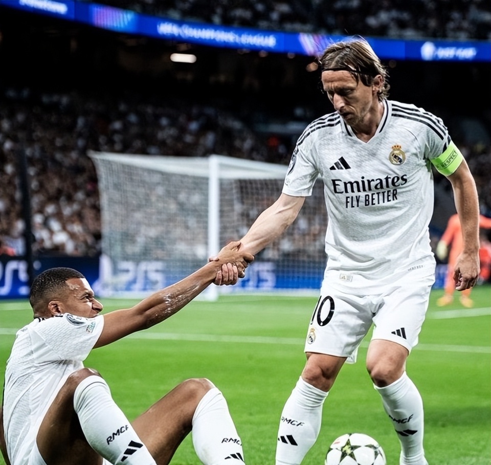 张耀坤：年轻人想踢上中超不易；现在的青训太功利忽略基本功（张耀坤直言：青训太功利忽略基本功，年轻球员冲击中超不易）