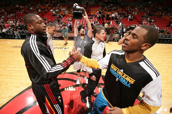 篮球湖人球员社媒晒训练照，状态积极（湖人球员社媒晒出训练照，状态积极向上）