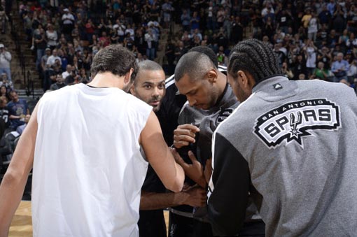 哈维-西蒙斯闪耀全场助热刺胜出获最佳球员（哈维-西蒙斯大放异彩助热刺取胜 荣膺全场最佳）