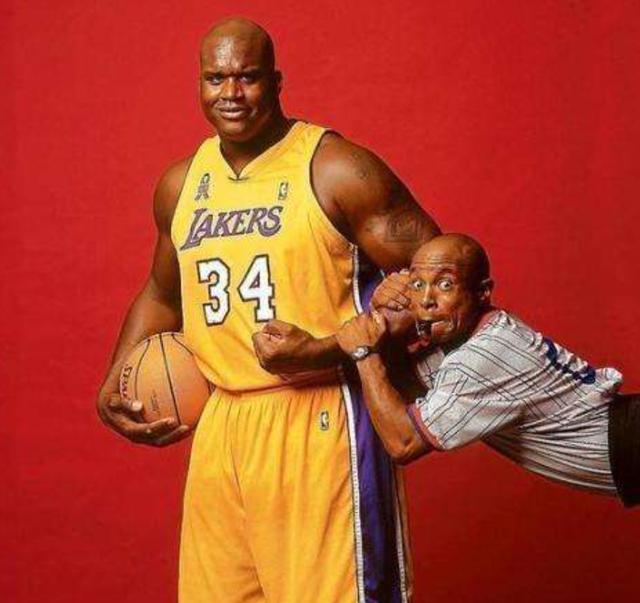 欧冠半场：科纳特进球被吹，蓝黑军伤2将，国米0-0利物浦（欧冠半场：科纳特进球被判无效，蓝黑军团伤退两人，国米0-0利物浦）